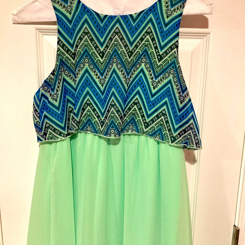 Faded glory little girls dress. Green with zigzag design on top